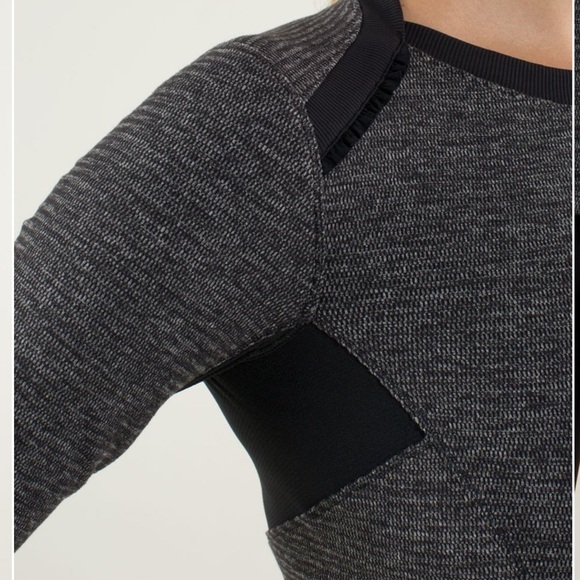 {EUC LuluLemon Base Runner Long Sleeve Top Mini Pique Heathered Black Size 4} - Picture 7 of 14